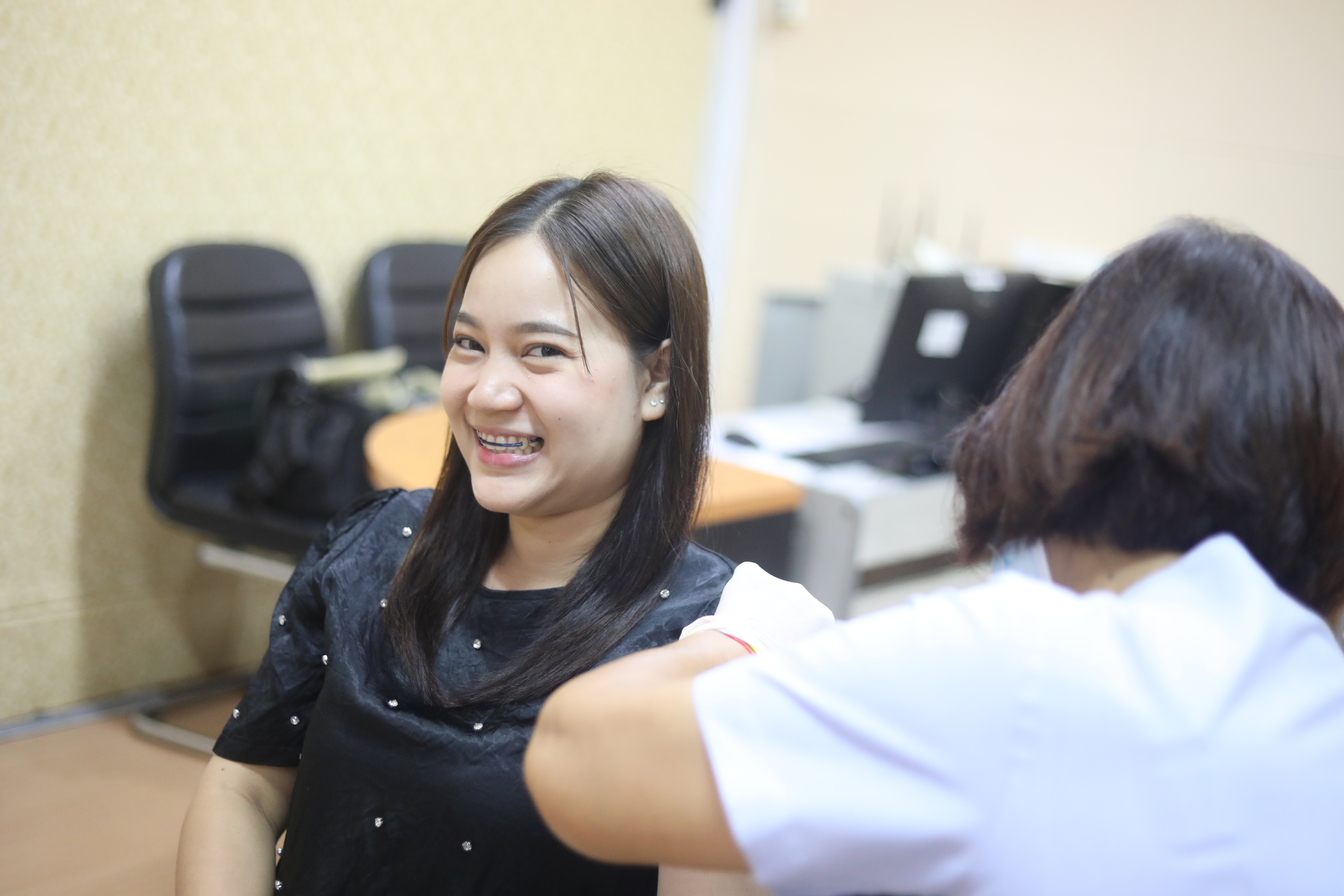 title - ส.ป.ก. จัดสวัสดิการฉีดวัคซีนป้องกันไข้หวัดใหญ่ ชนิด 3 สายพันธุ์ให้กับบุคลากร